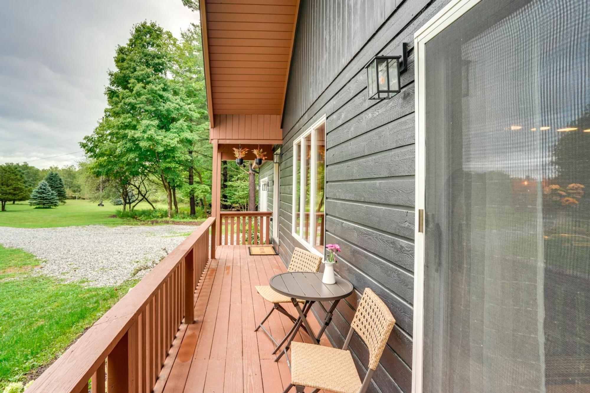 Villa Stylish Catskills Retreat Year-Round Adventure! Round Top Exterior foto