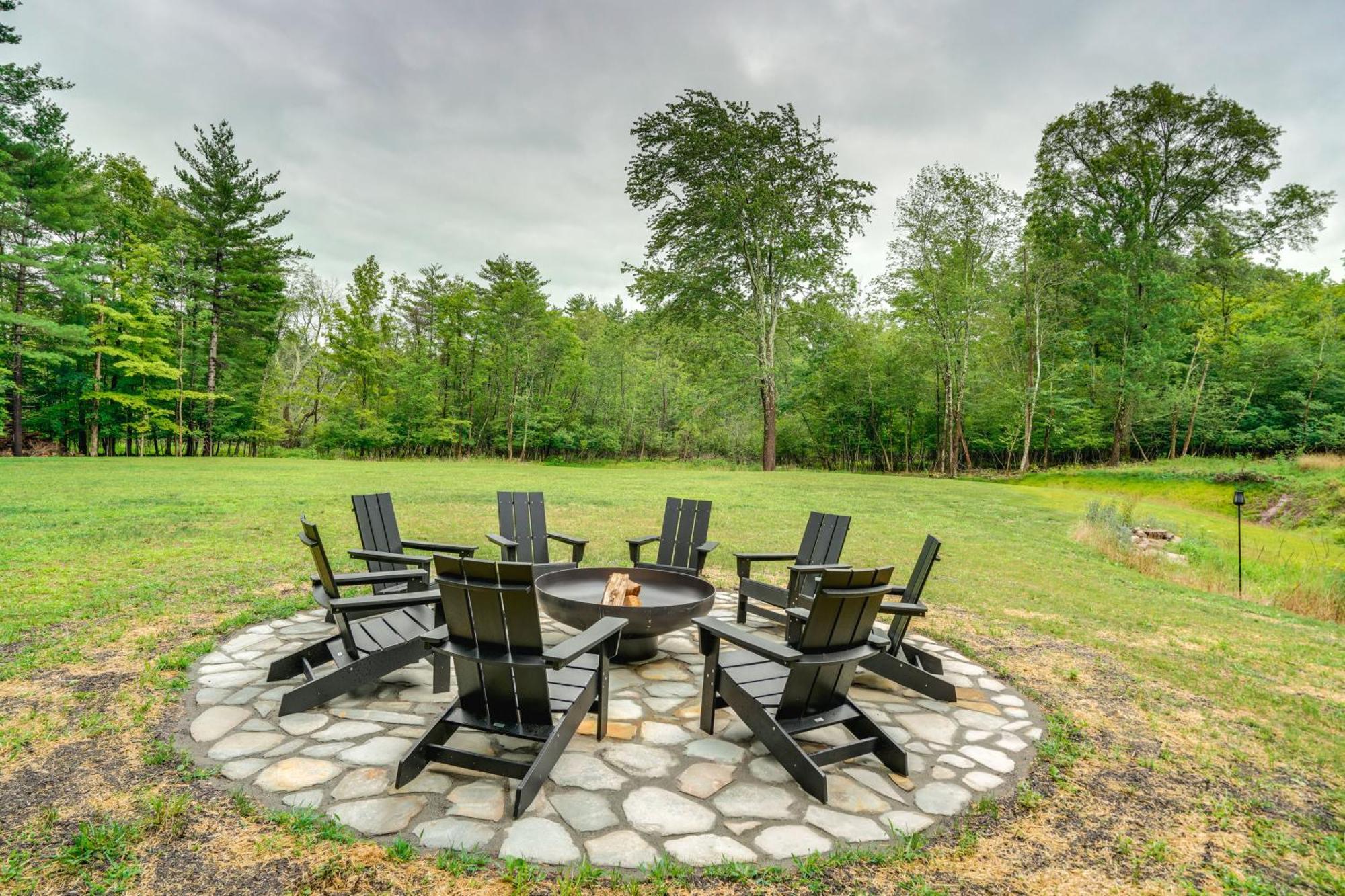 Villa Stylish Catskills Retreat Year-Round Adventure! Round Top Exterior foto