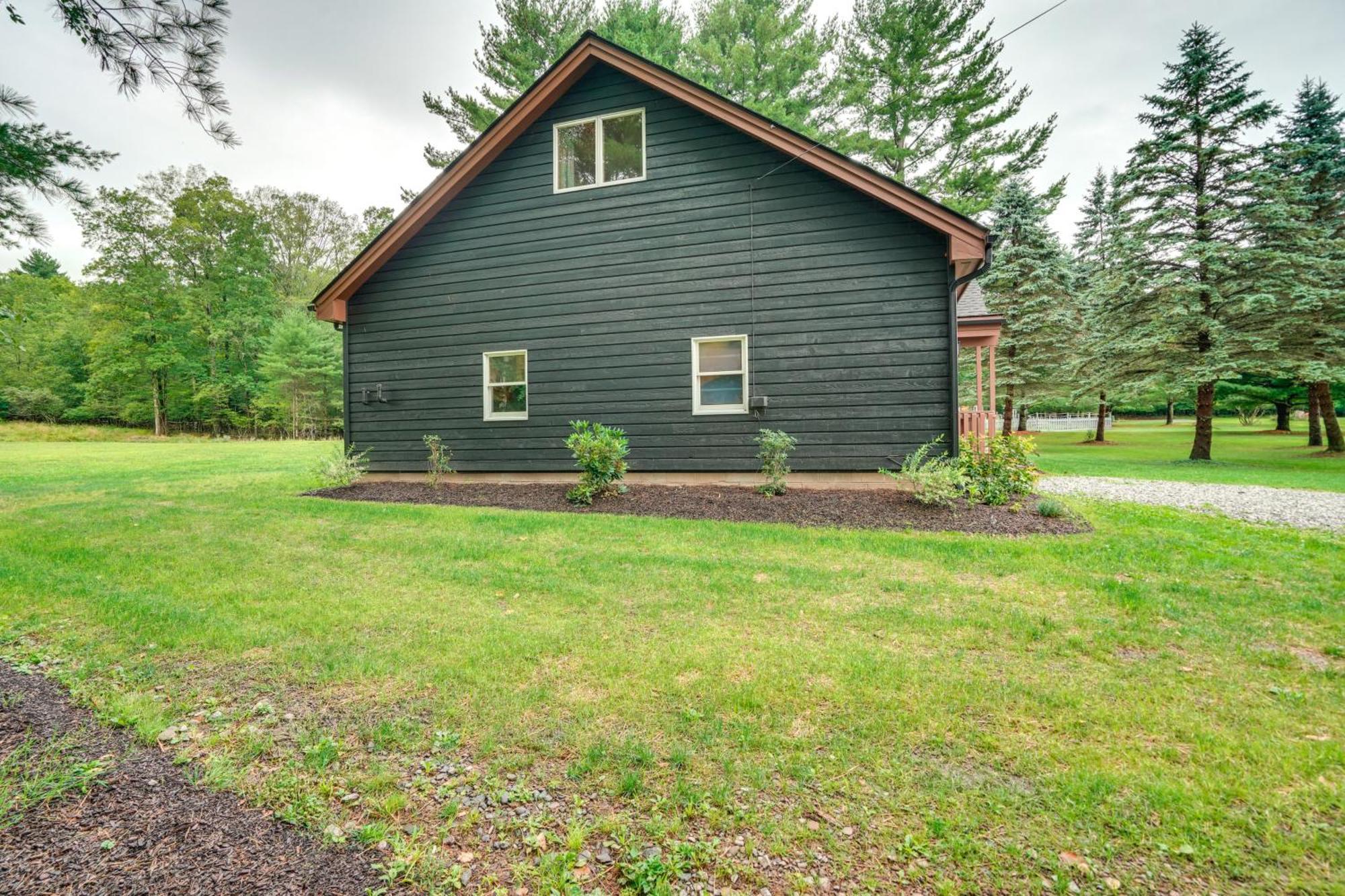 Villa Stylish Catskills Retreat Year-Round Adventure! Round Top Exterior foto