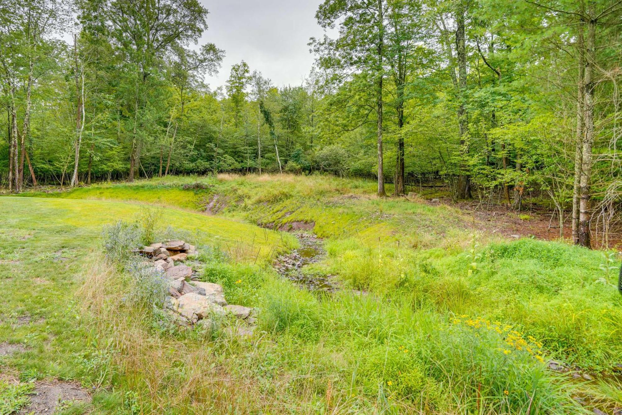 Villa Stylish Catskills Retreat Year-Round Adventure! Round Top Exterior foto